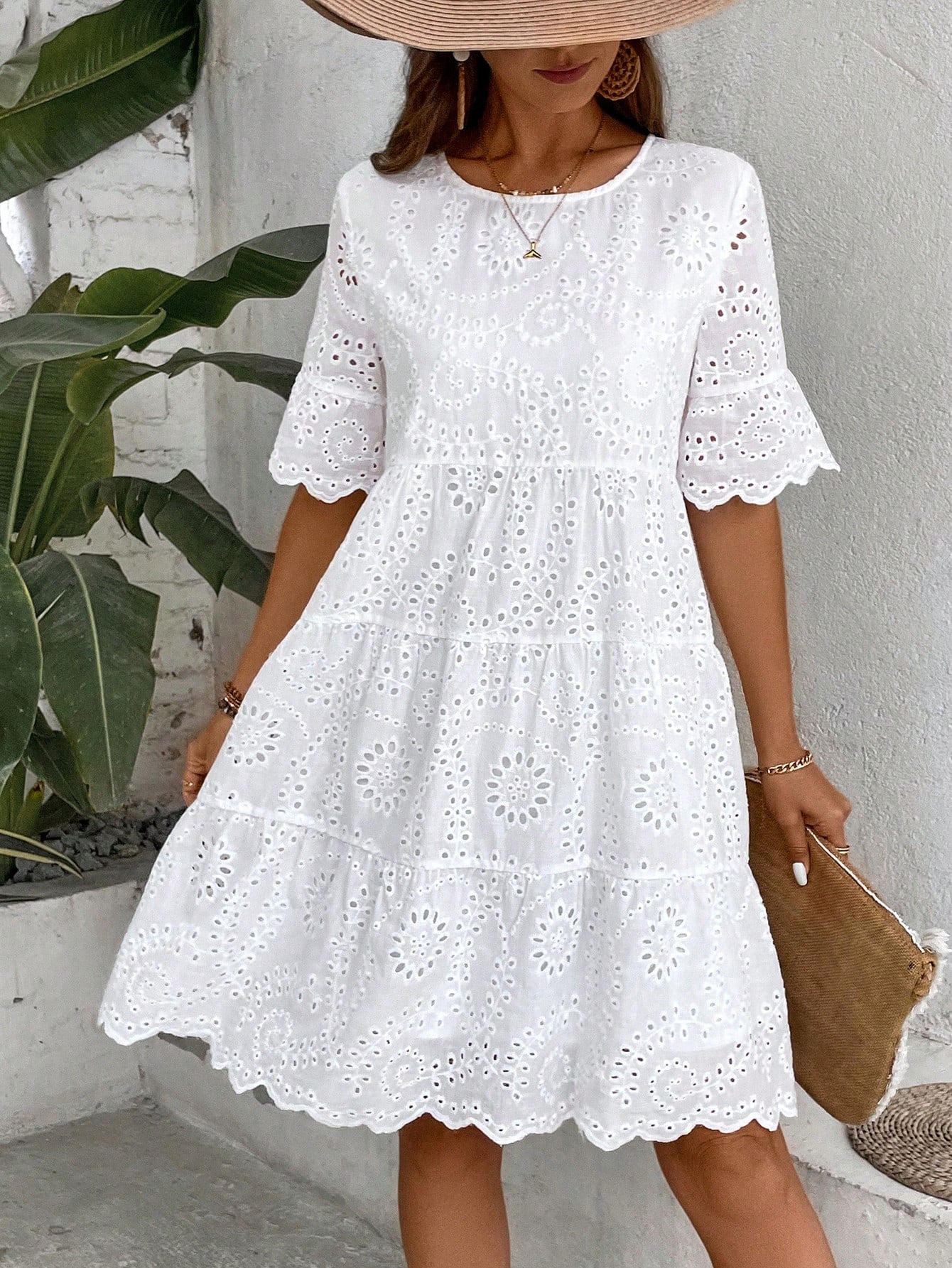 Elena- Abito bianco ricamato in cotone con maniche a tre quarti - Amavia Milano